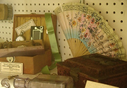 Jewelry Cool History Exhibits